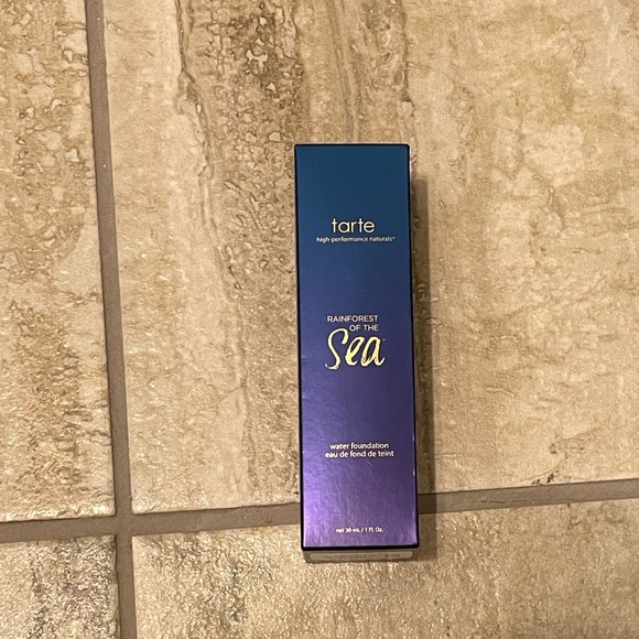 Tarte Rainforest of the Sea Foundation in Porcelain